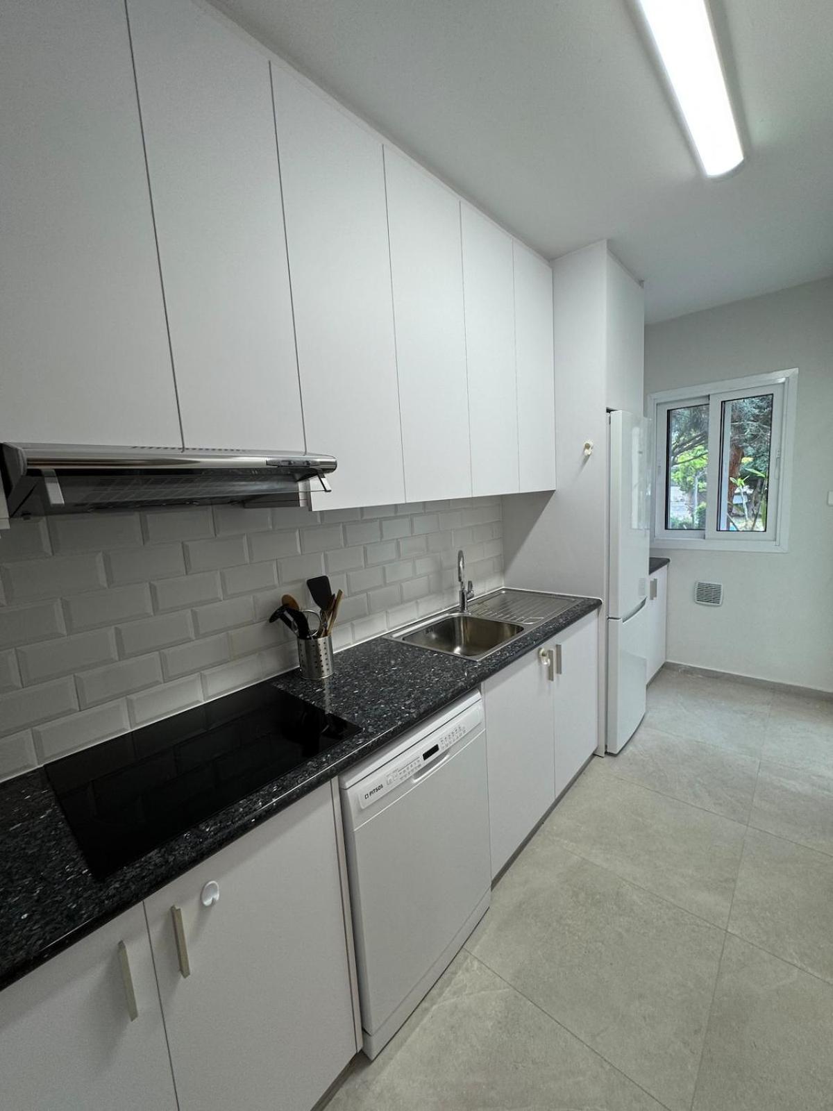Apartment Amazing 2 Bedroom 2 Bathroom *