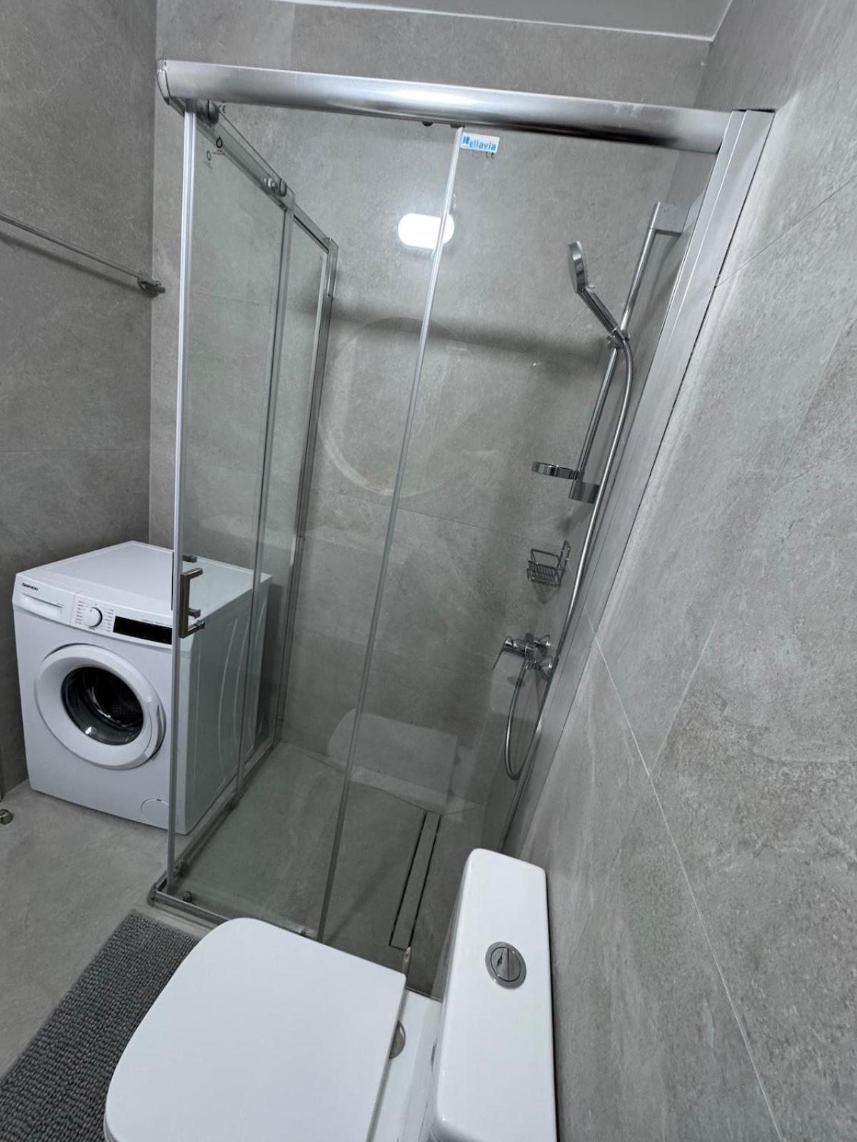 Apartment Amazing 2 Bedroom 2 Bathroom *